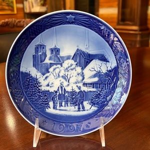 Royal Copenhagen Blue & White Annual Christmas Plate - 1997